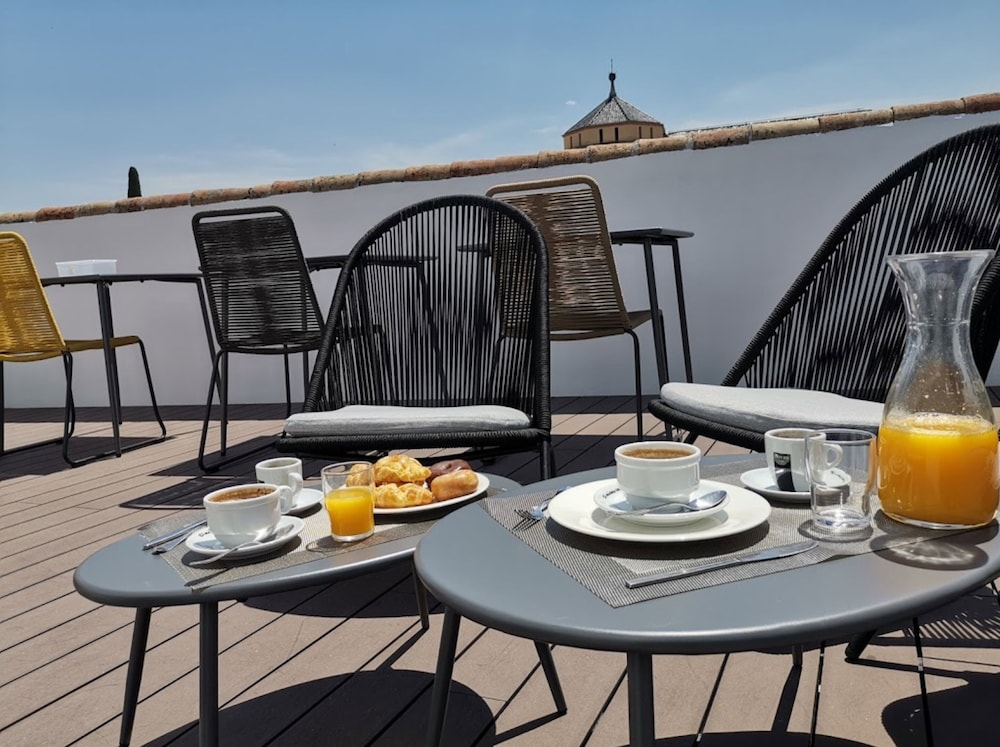 Hotel Boutique Caireles 52/64