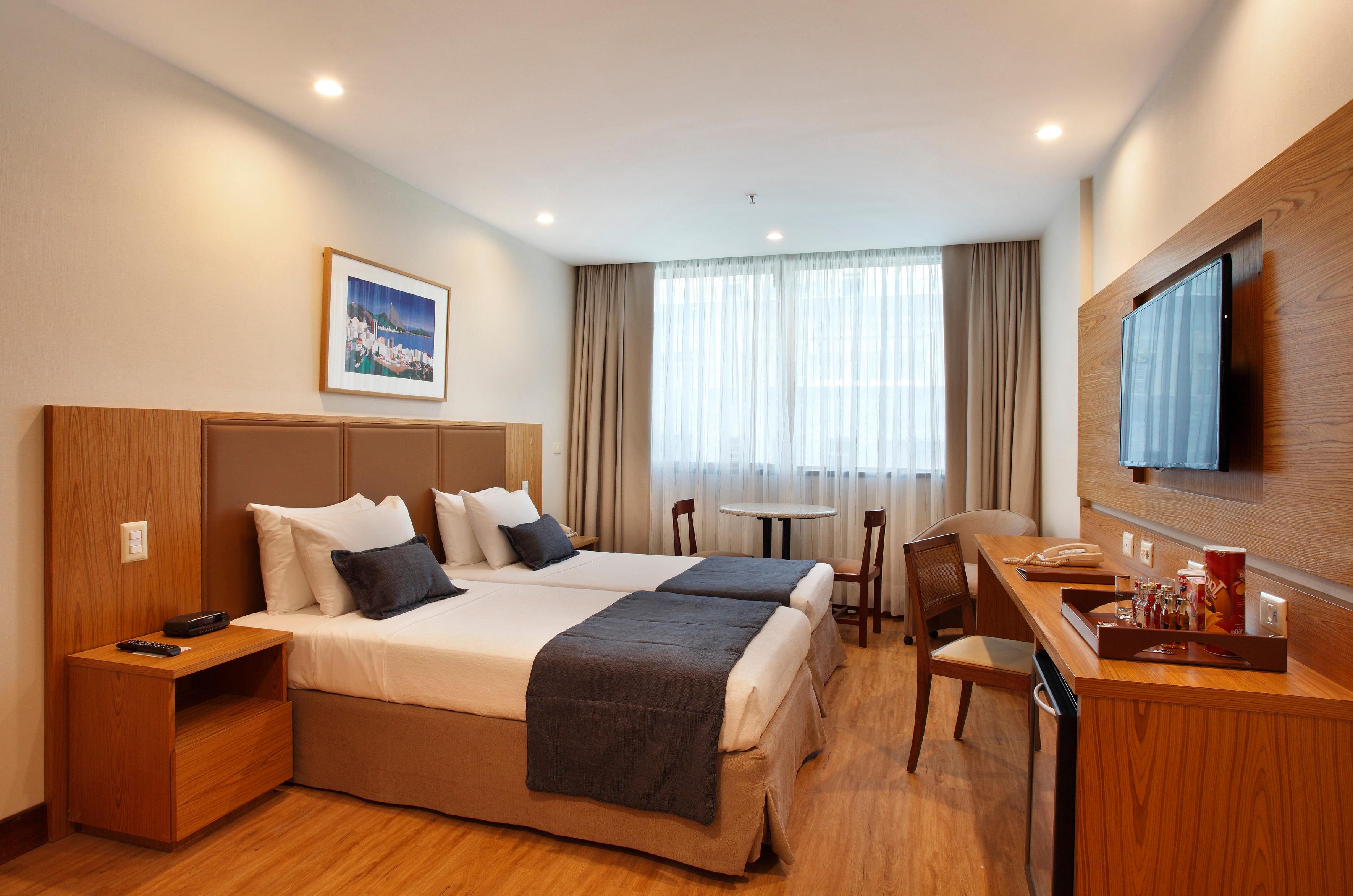 Superior, Twin Beds, Lateral Side Sea View