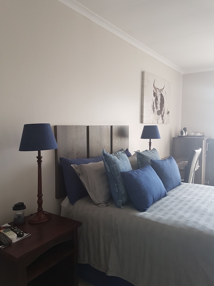 Blue Sparrow Guest House 16/29