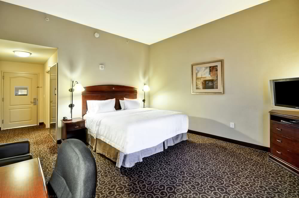 Hampton Inn & Suites Fredericksburg-at Celebrate Virginia 15/39