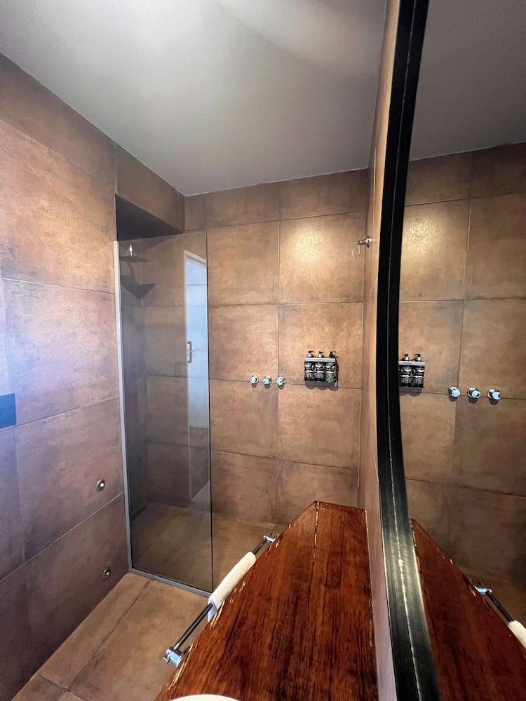 5411 Soho Hotel Boutique & Spa 68/68