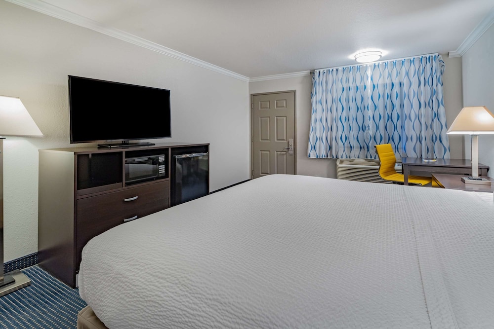 Days Inn By Wyndham Winnemucca 28/56
