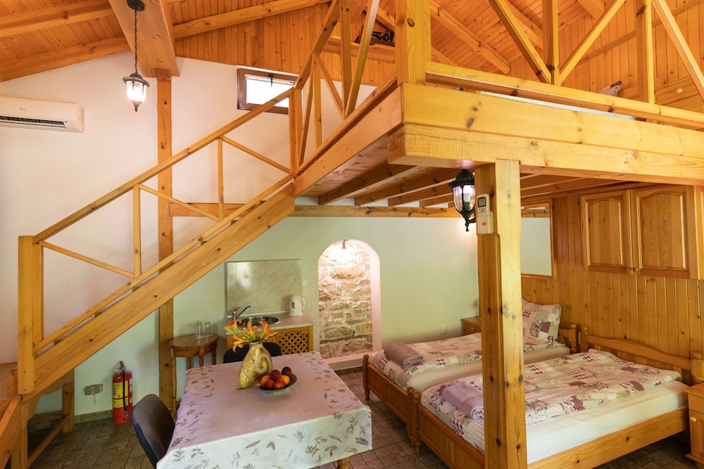 ECO HOTEL IMENIETO 5/21