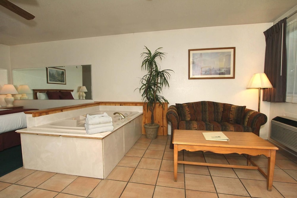 Majestic Mountain Inn 41/68