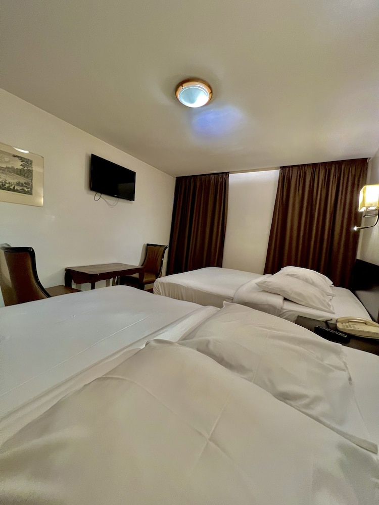 HOTEL BELLE FONTAINEBLEAU 24/56