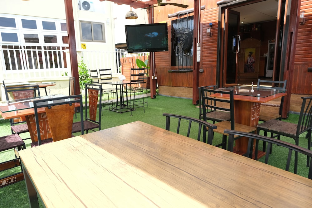 Asantewaa Premier Guesthouse 33/49