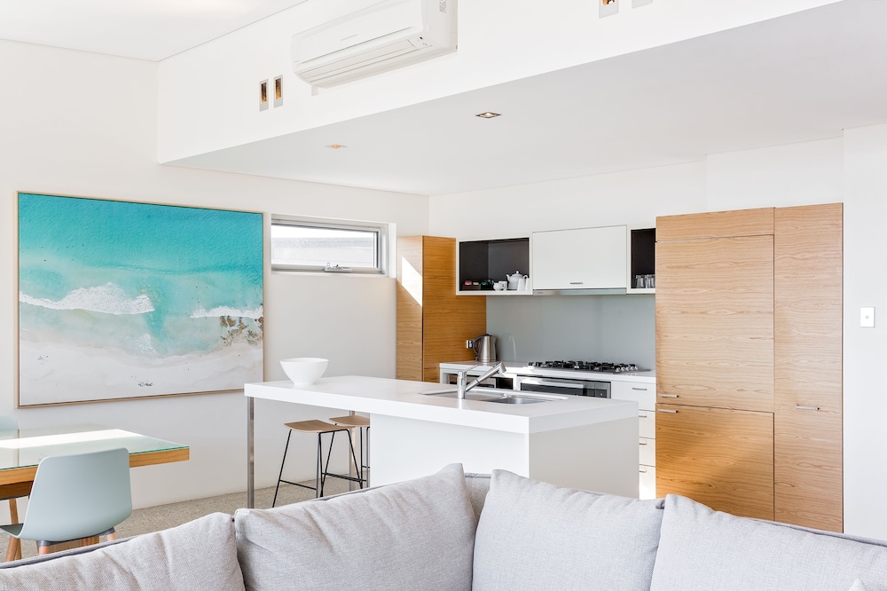 Smiths Beach Resort 65/85