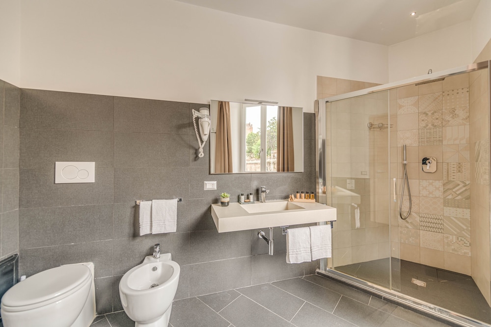 TREVI PALACE HOTEL 54/62