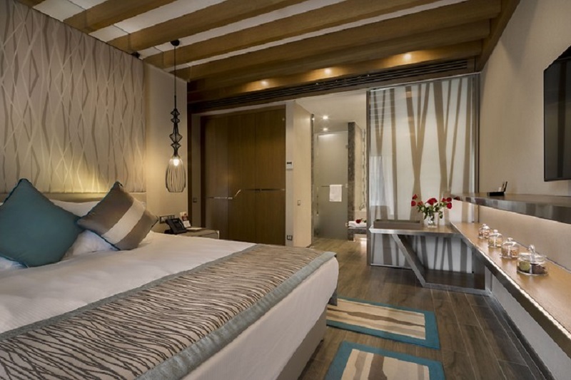 LEGENDARY, SUITE, GARDEN VIEW