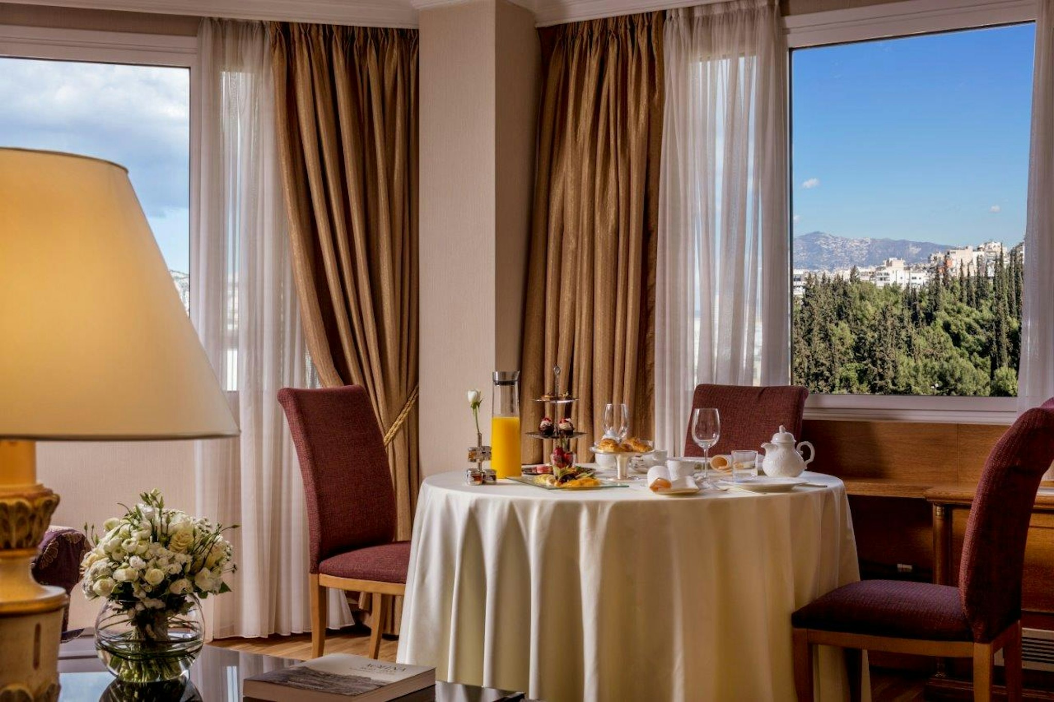Divani Caravel Hotel 77/87