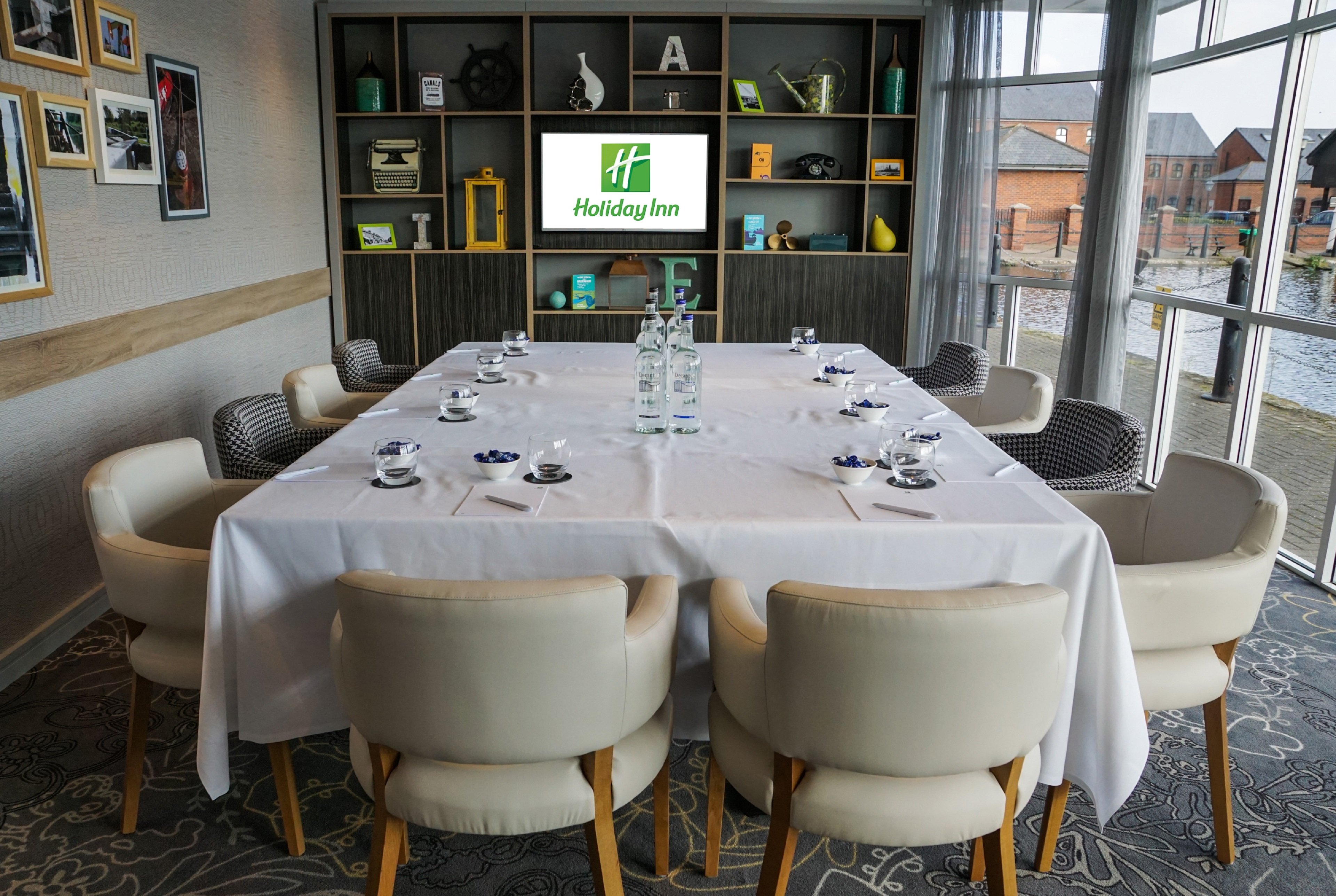 Holiday Inn Ellesmere Port Cheshire Oaks 42/48