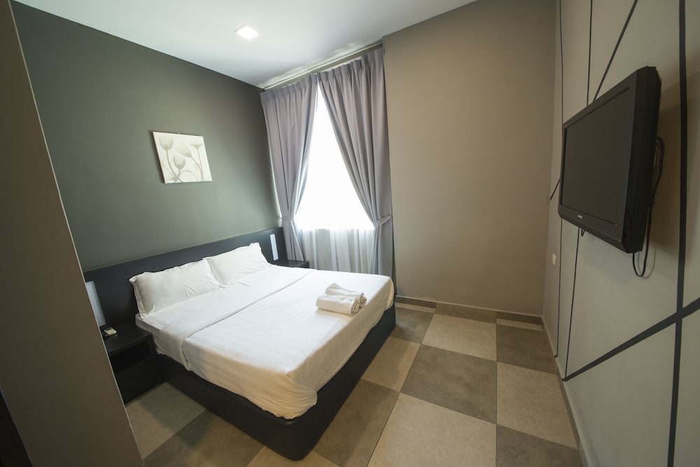Elite Hotel Muar 15/50