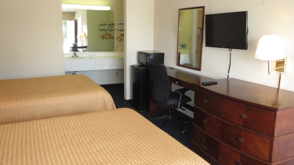 Travelodge by Wyndham Richmond Kentucky 22/35