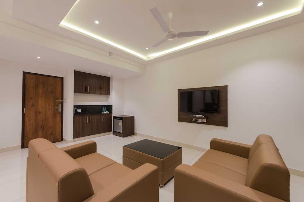 Hotel Karuna Residency 16/23