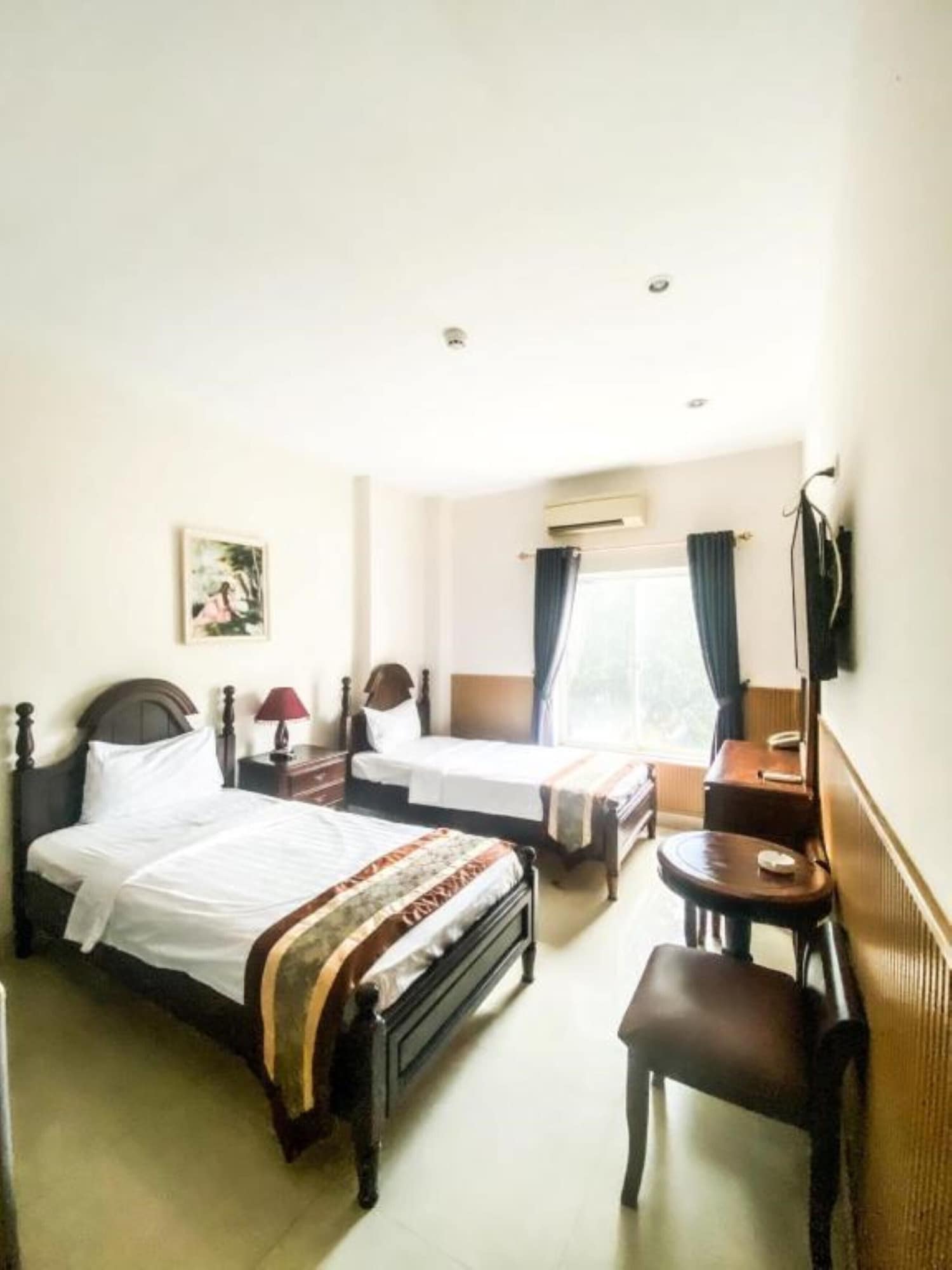 ROOM, QUADRUPLE