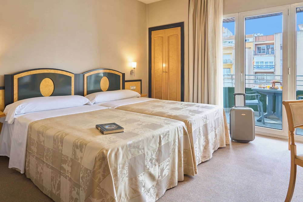ROOM, DOUBLE OR TWIN BED, TERRACE