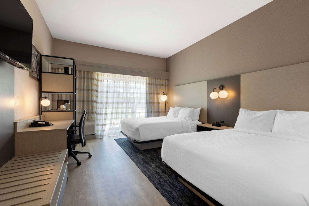 STANDARD, 2 QUEEN BEDS, ACCESSIBLE