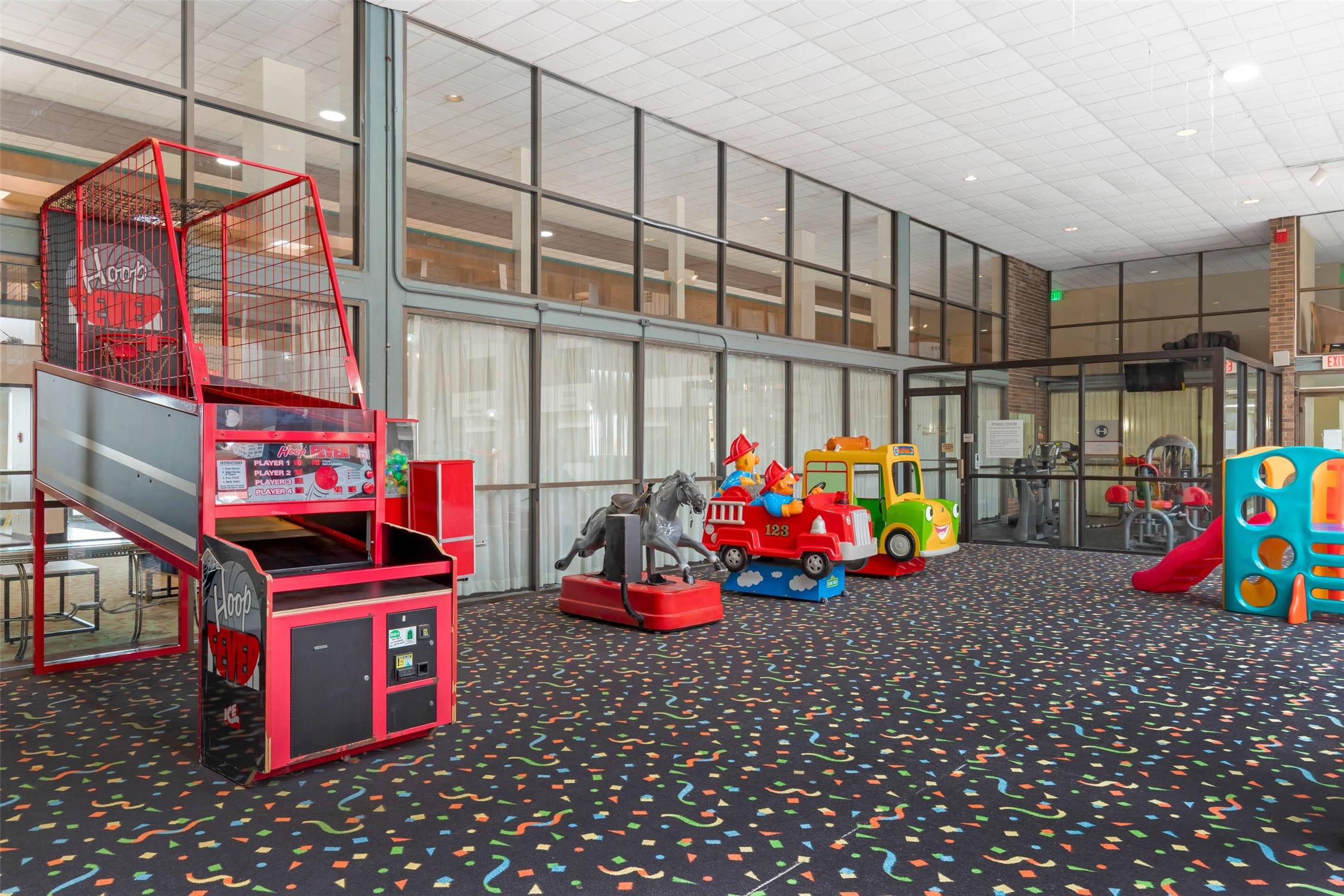 Clarion Hotel & Conference Center Lansing West 23/26