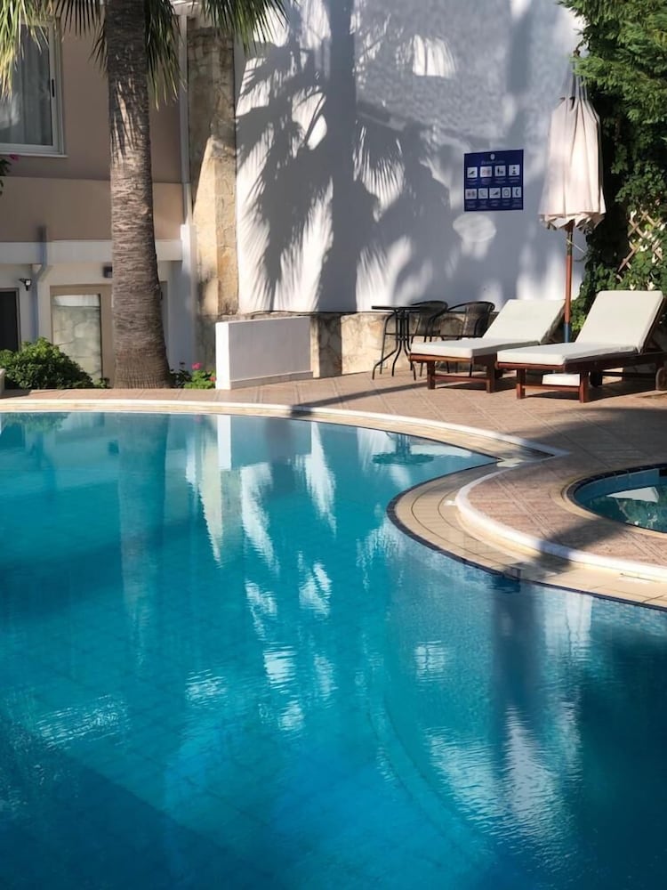 Elizabeth Suites 45/50