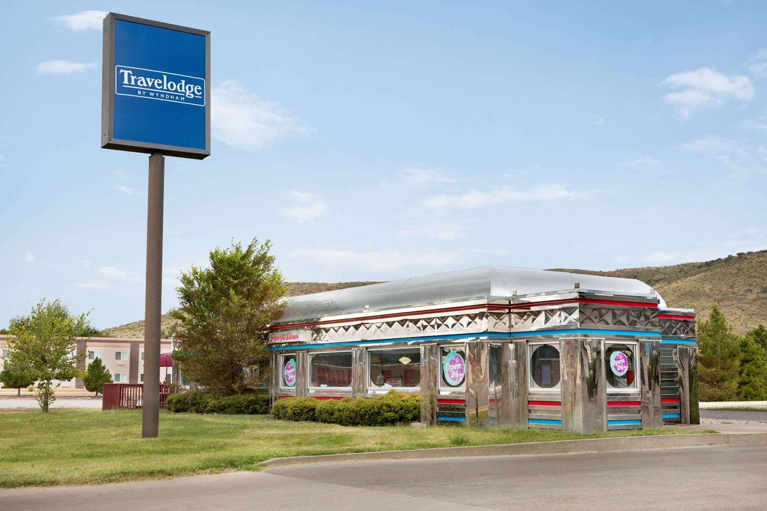 Travelodge By Wyndham Alpine 3/11