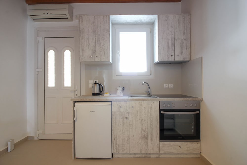 Sea & Stone Residence 3/50