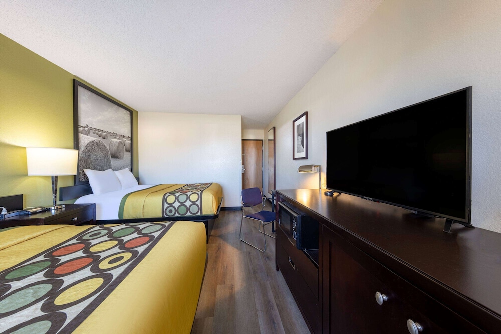 Super 8 By Wyndham El Dorado 20/32