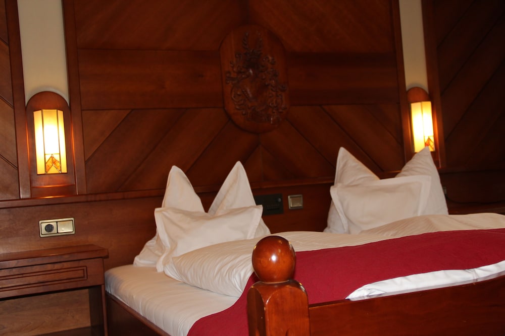 Tyrolis Hotel 30/69