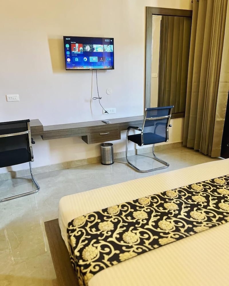 R.G Bilkha Hotel and Resorts 25/47