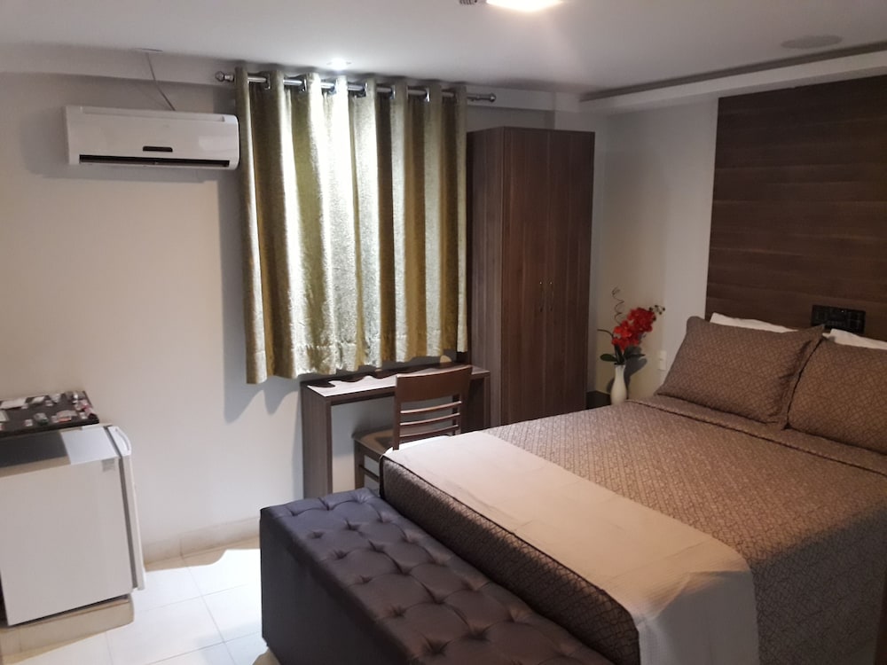HOTEL SEMPRE EXECUTIVE 10/67