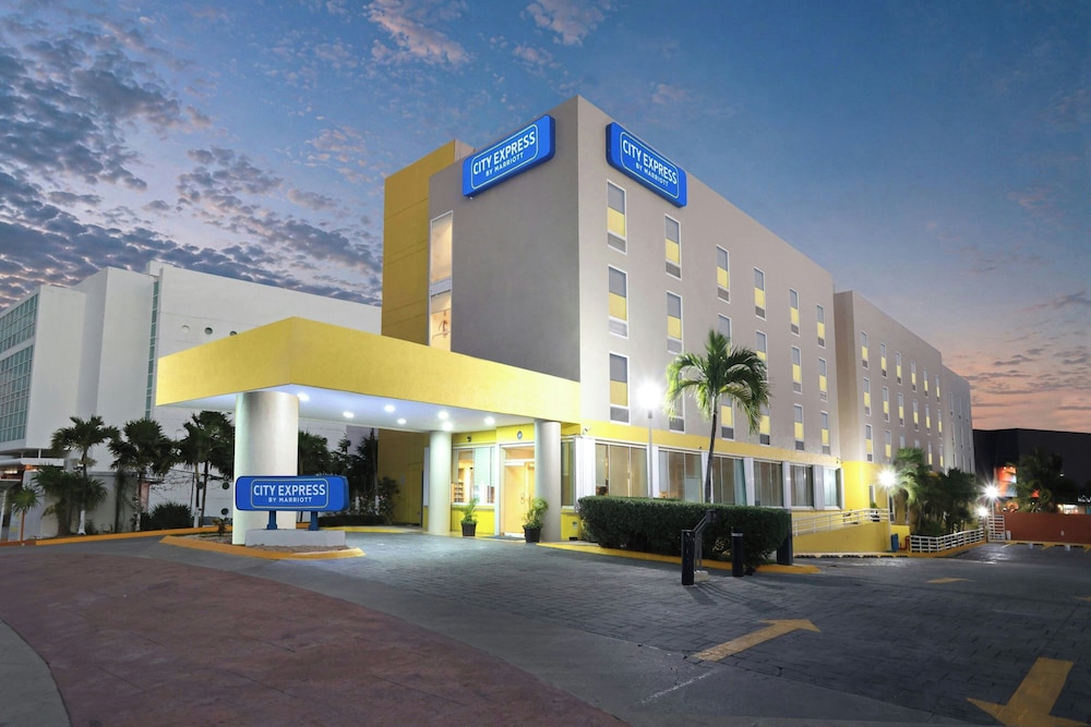 City Express by Marriott Cancun 62/68