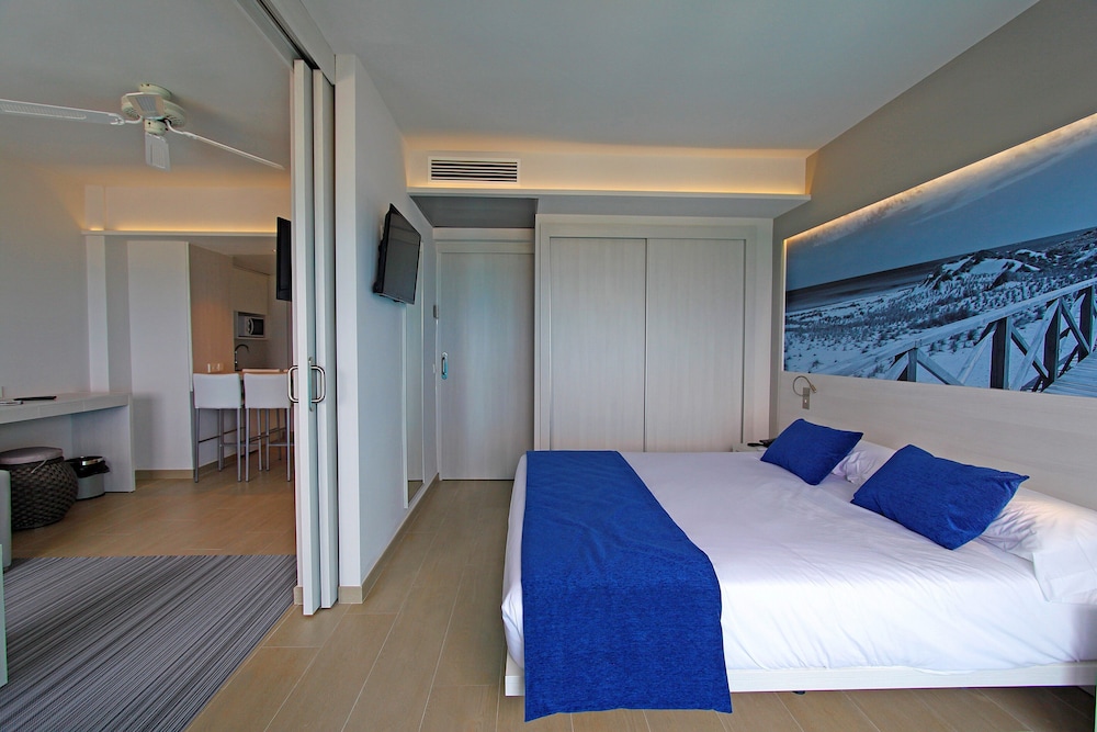 BG Tonga Tower Design Hotel and Suites 15/64