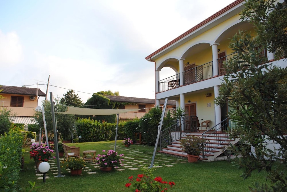Larus Hotel 37/44