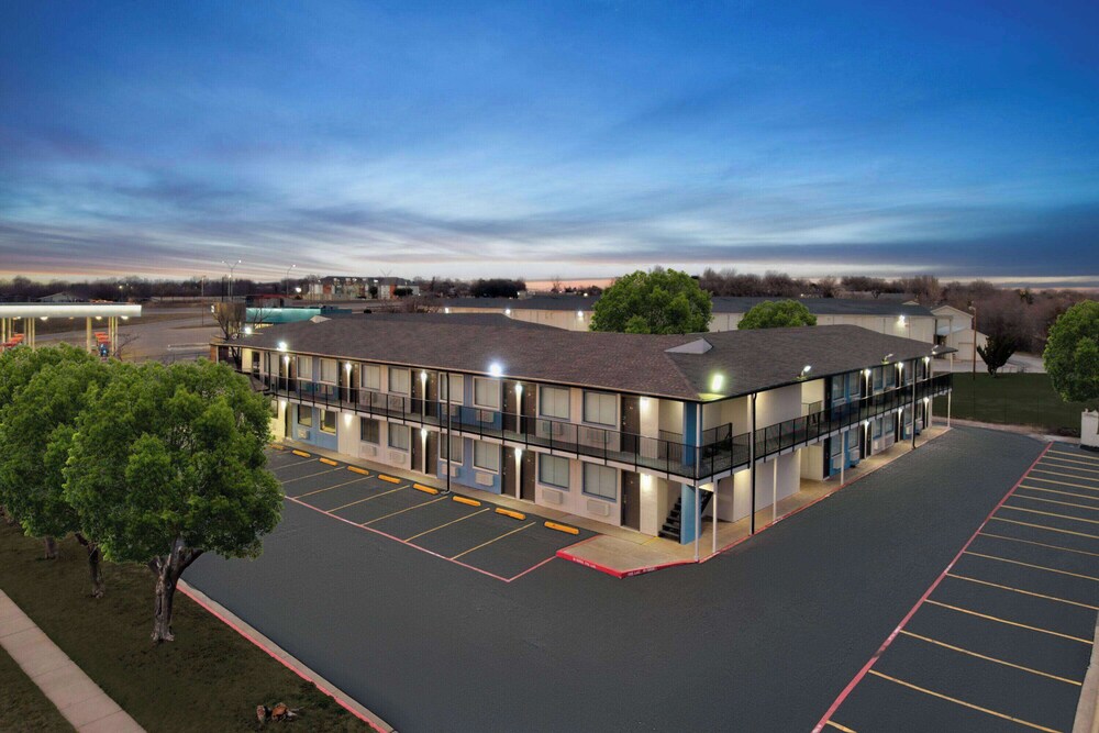 Days Inn by Wyndham Wichita Falls 5/50