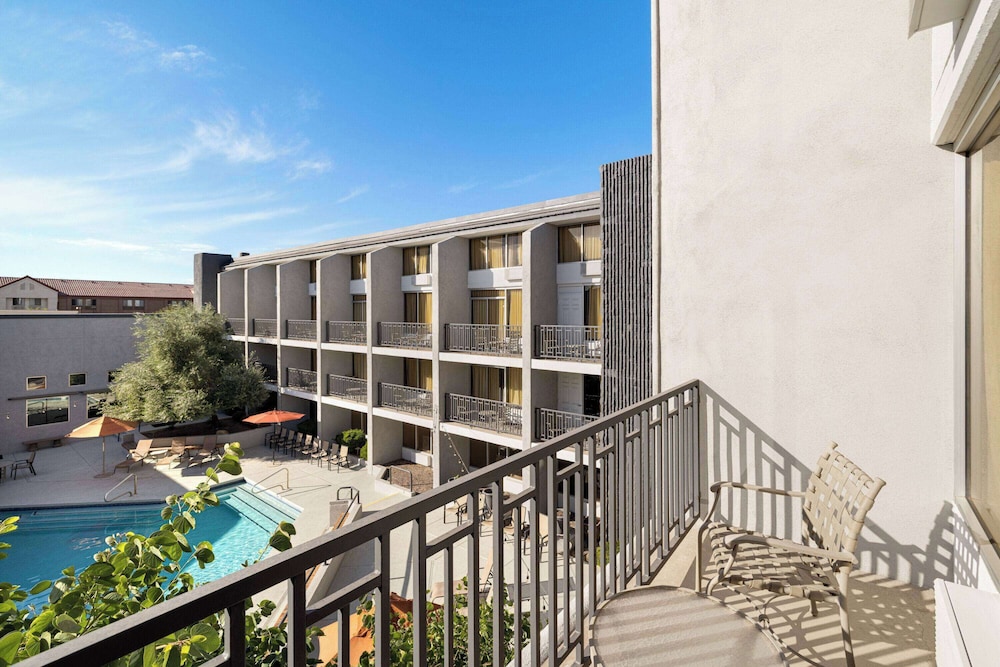 Wyndham Phoenix Airport/ Tempe 5/50