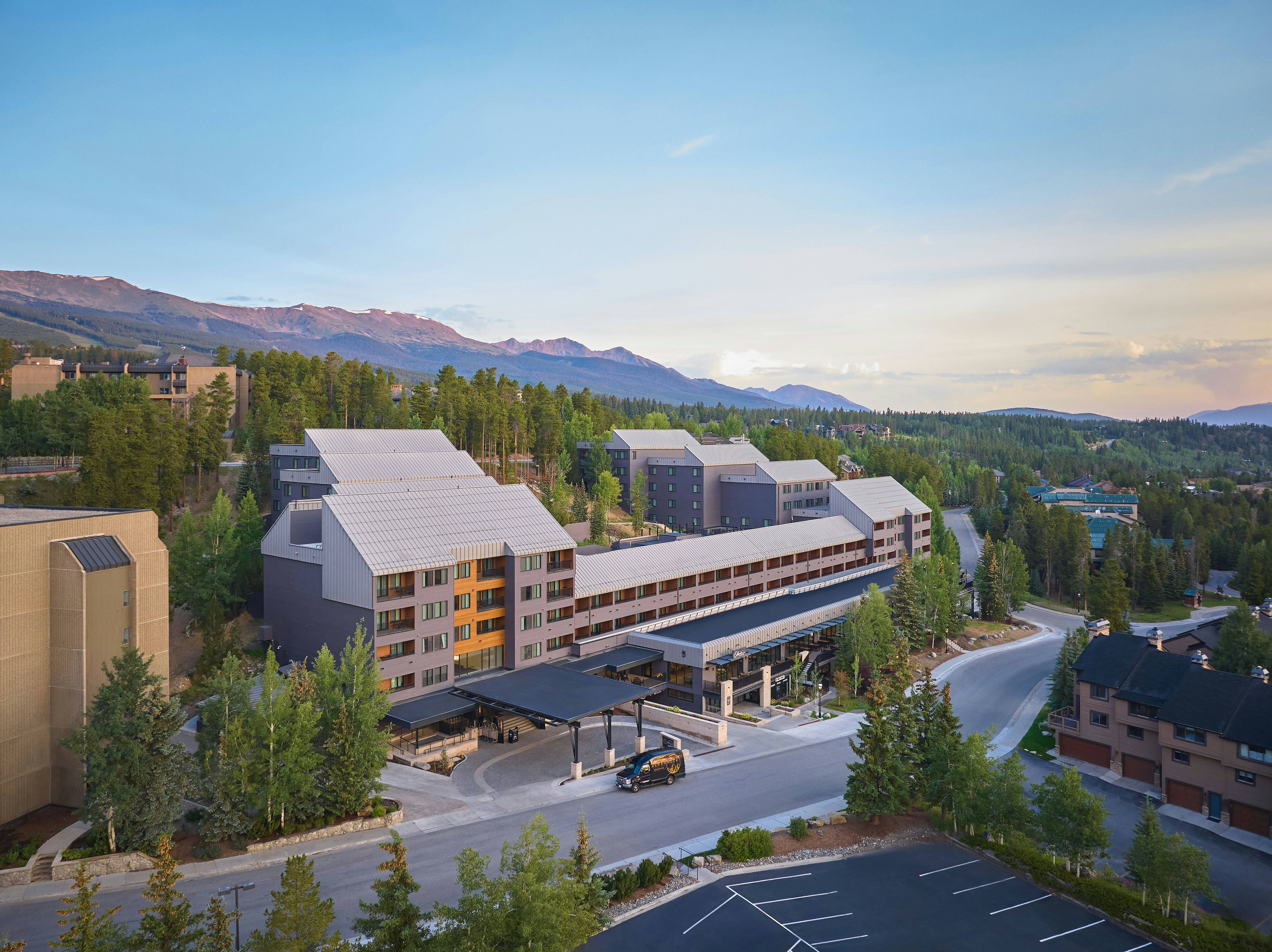 Hotel Alpenrock Breckenridge, Curio Collection by Hilton 43/46