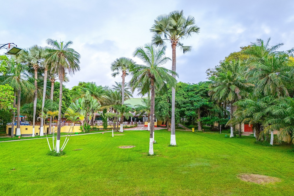 Senegambia Beach Hotel 62/73