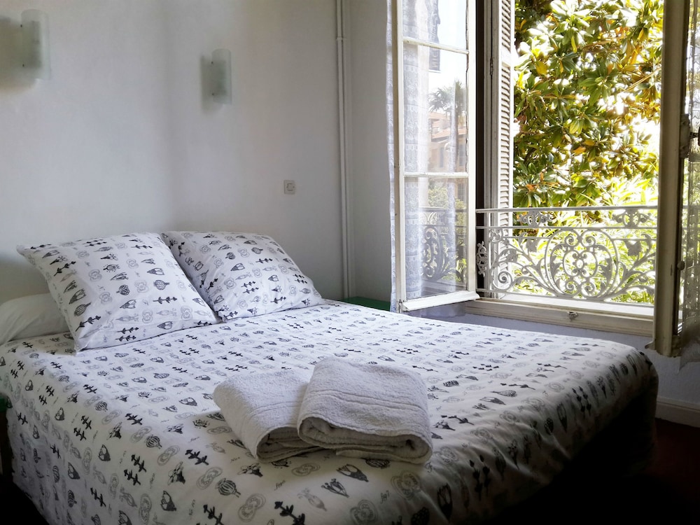 COMFORT, SINGLE, DOUBLE BED
