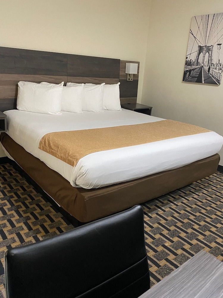 Bogart Hotel 10/33