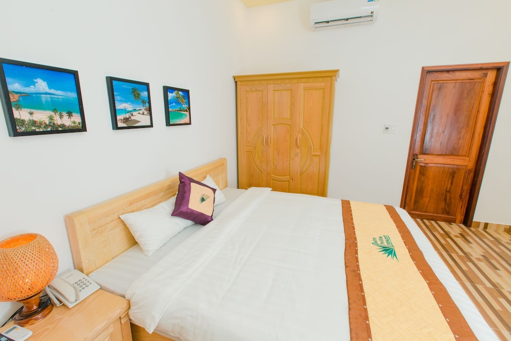 DELUXE, DOUBLE BED, GARDEN VIEW