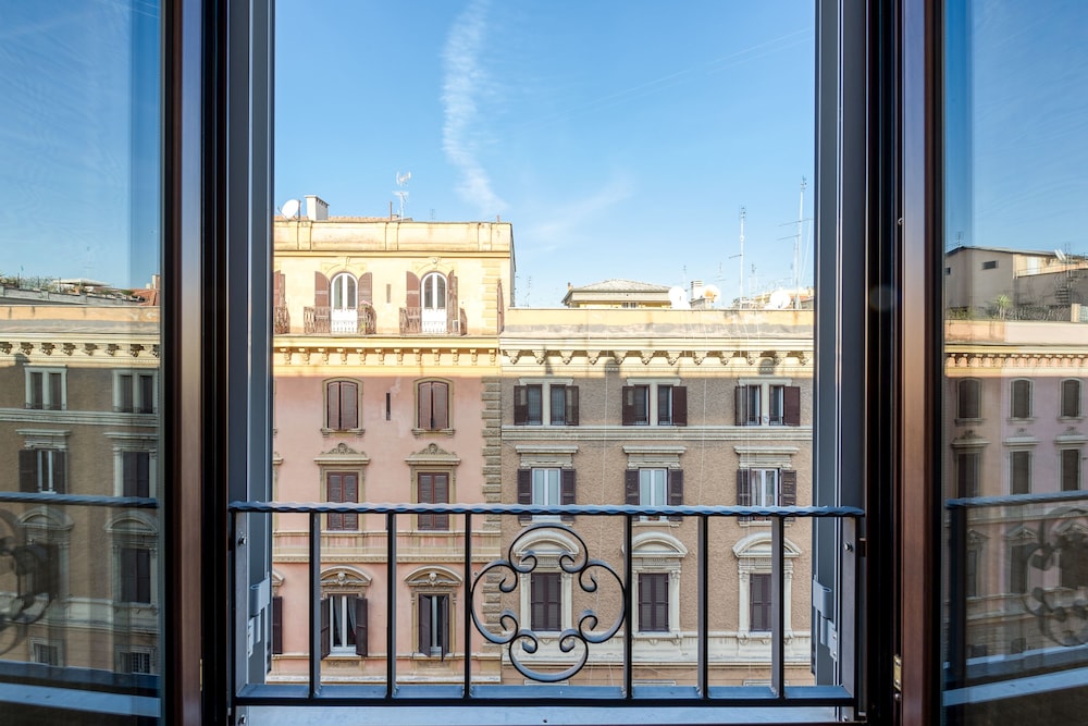 B B Le Suite Di Via Catone 8/69