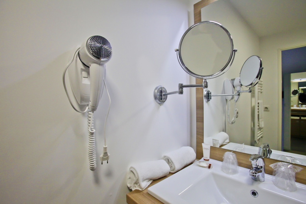 Appart'hotel Odalys City Campus - Paris Rueil Malmaison 50/50