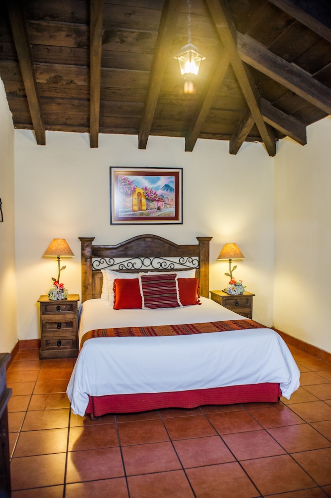 Meson Del Valle Hotel 7/50