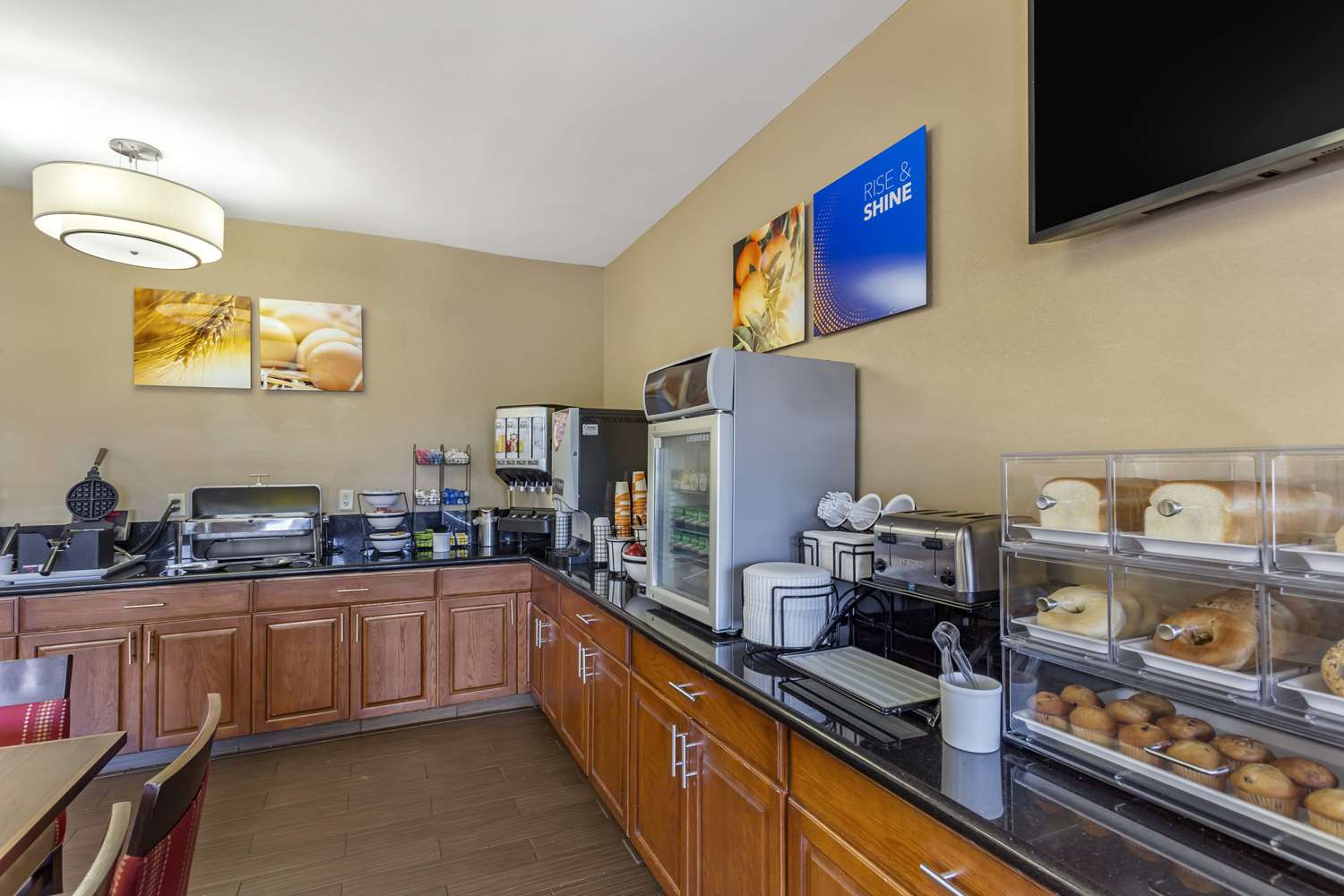 Comfort Inn Gurnee near Six Flags 25/35