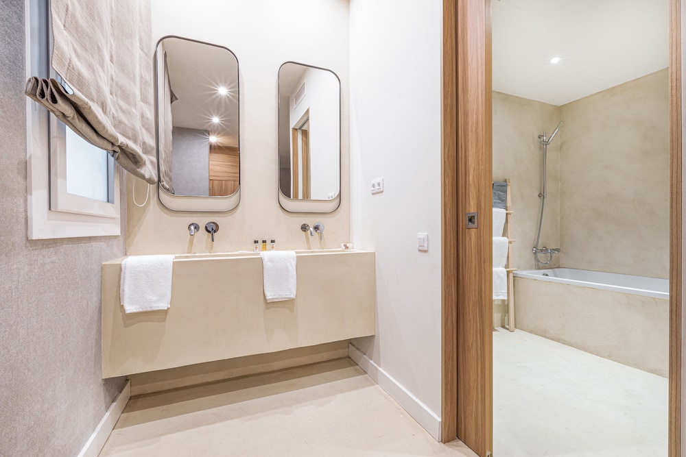 Casa Lirio Hotel Boutique 54/59
