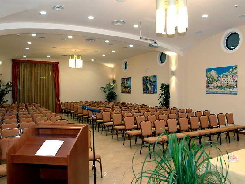 Le Cheminee Business Hotel 50/56