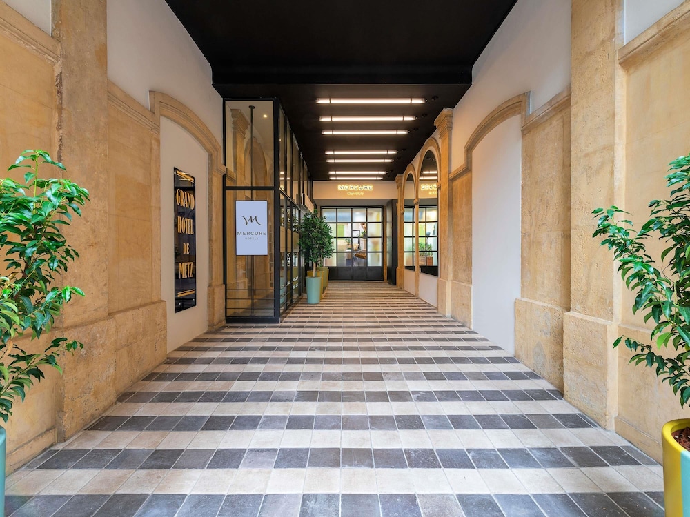 lobby