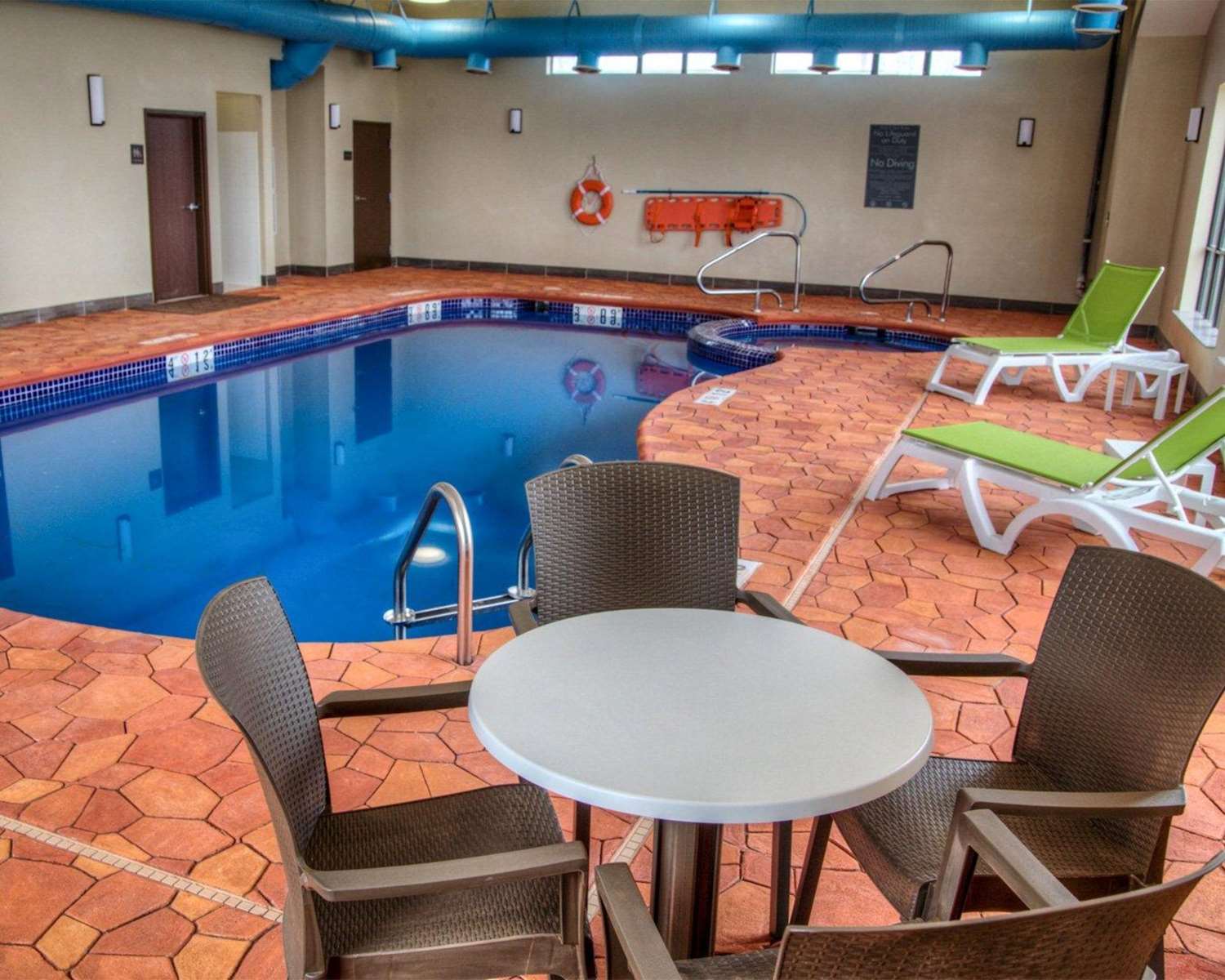 Comfort Suites Plymouth Near Us-30 32/38