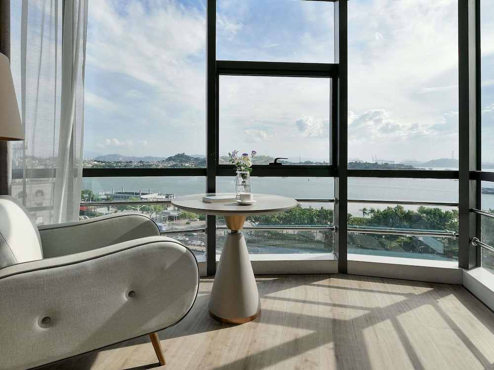 Mercure Xiamen On the Bund 34/58