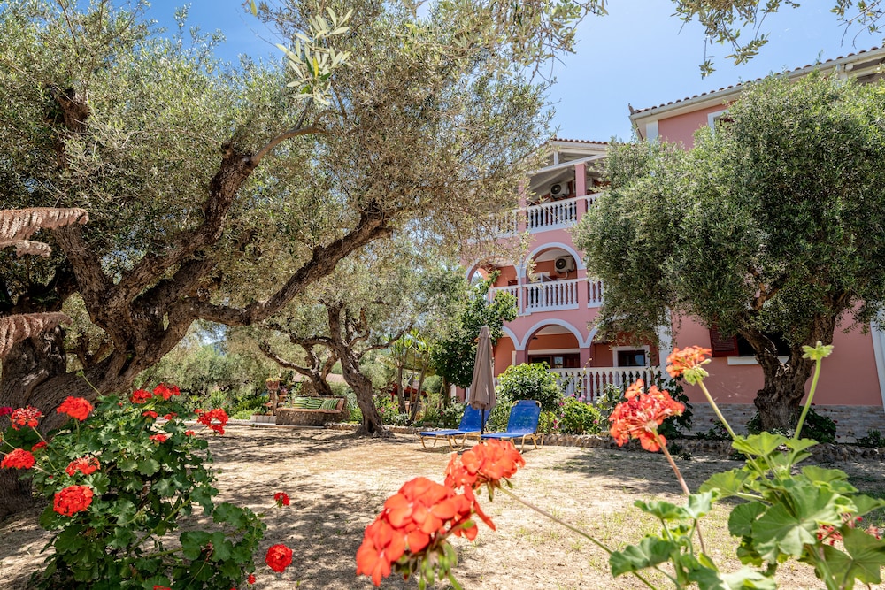 Arazzo Holiday Apartments 41/50
