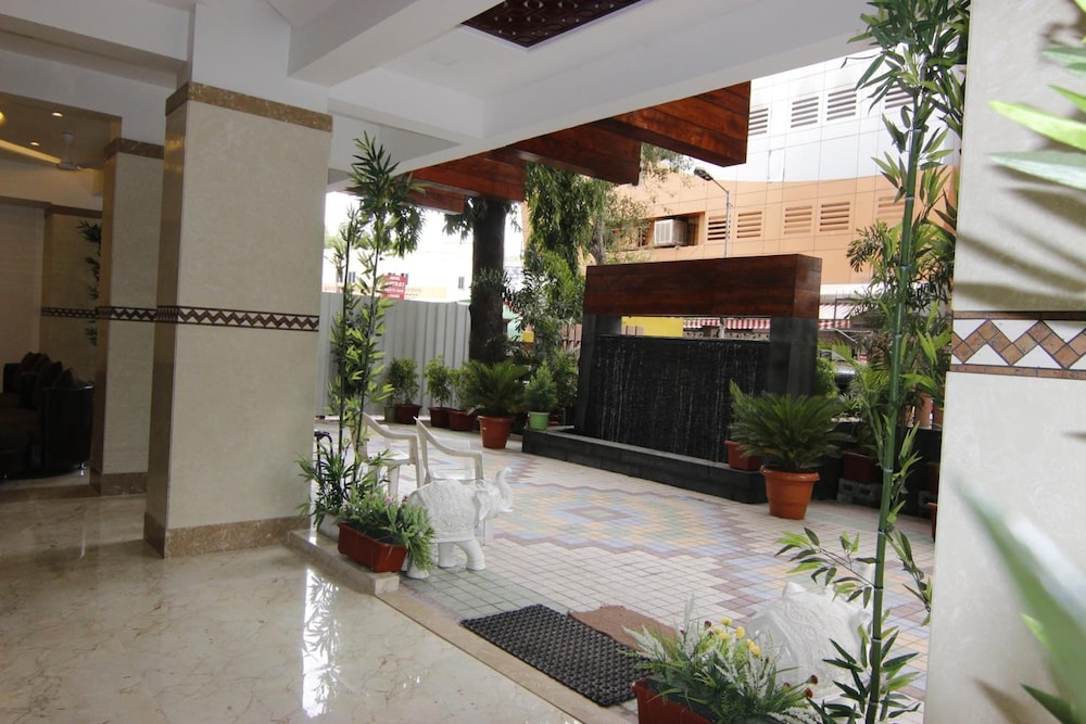 The Grand Tulip, Swargate 6/30